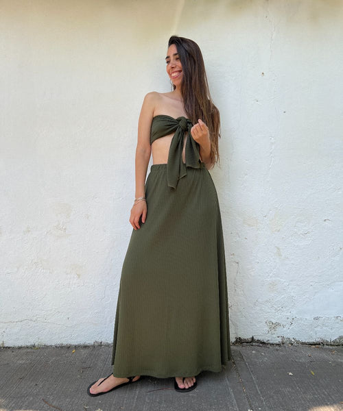 ~  Falda Om Verde con forro + Pareo ~